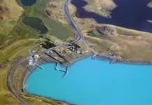 Protesta de trabajadores de empresas de excursiones lacustres en Parque Nacional Los Glaciares El puerto de Punta Banderas en el Lago Argentino -