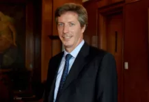 ¿Más billetes, menos valor? La inflación obliga a emitir billetes de $5000 y $10.000 El presidente del BCRA, Santiago Bausili