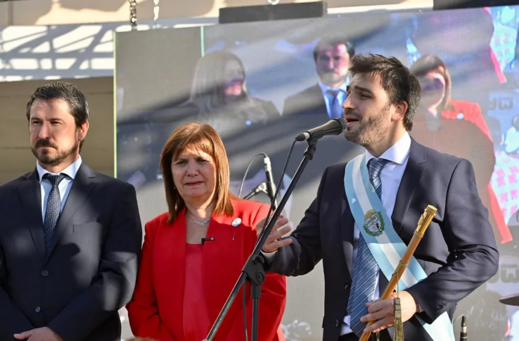 Ignacio "Nacho" Torres asume como Gobernador de Chubut con un llamado a la unidad y la transparencia - Foto: Gobierno de Chubut