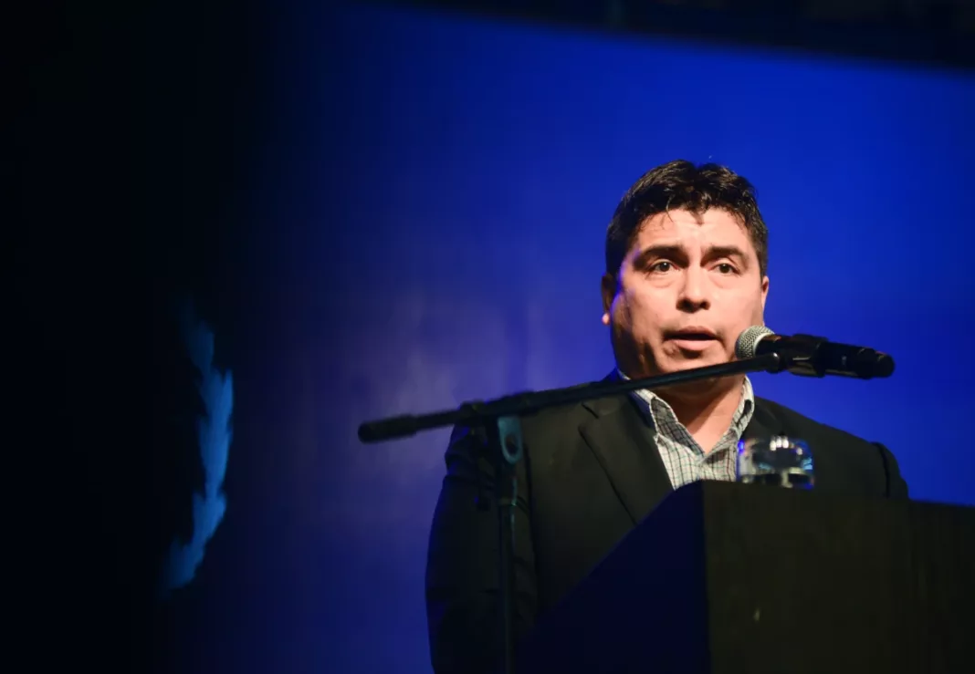 El gobernador de Santa Cruz, Claudio Vidal en su primer discurso - Foto: OPI Santa Cruz/Francisco Muñoz
