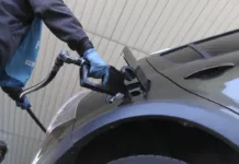 Precios de combustibles aumentan otro un 37% - Foto: NA
