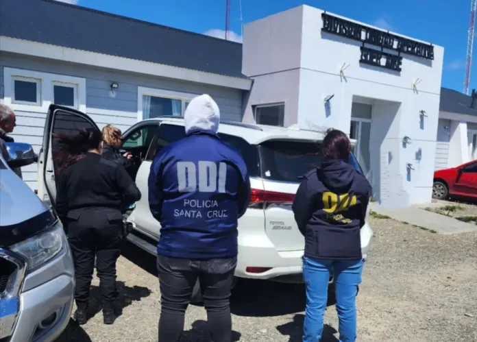Detuvieron a turistas brasileros por utilizar billetes falsos