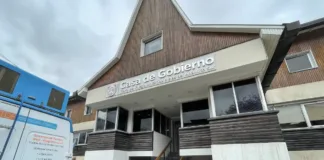 Salarios estatales se pagan con adelantos de coparticipación Casa de Gobierno de Tierra del Fuego - Foto: OPI Santa Cruz/Francisco Muñoz