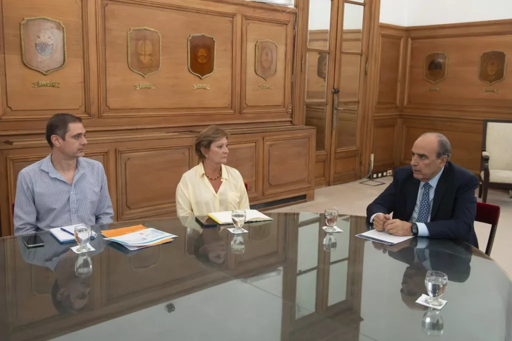 El Gobierno analiza las acciones contra los incendios en la Patagonia y Pampa