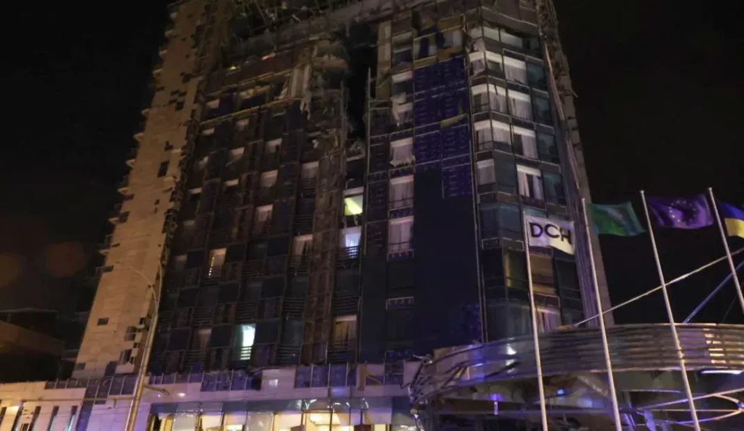 Ataque con misiles en Kharkiv: impacto en hotel deja once personas heridas