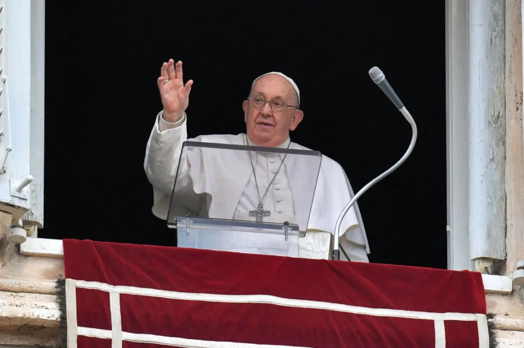El Papa Francisco hace un llamado a la paz y al respeto por los civiles en zonas de conflicto - Foto: Na