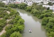 Rescatan a dos niños y buscan a un tercero que cayó al río Chubut Rescatan a dos niños y buscan a un tercero que cayó al río Chubut