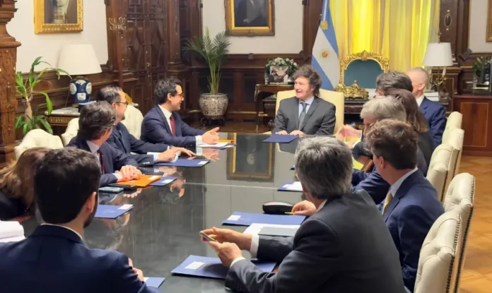 Javier Milei recibe al Ministro de Asuntos Exteriores de Francia en la Casa Rosada antes de la cumbre del G20 - Foto: NA