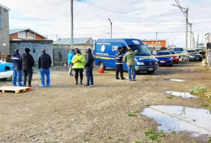 En Río Grande asesinaron a un hombre y una mujer y detuvieron a cuatro sospechosos
