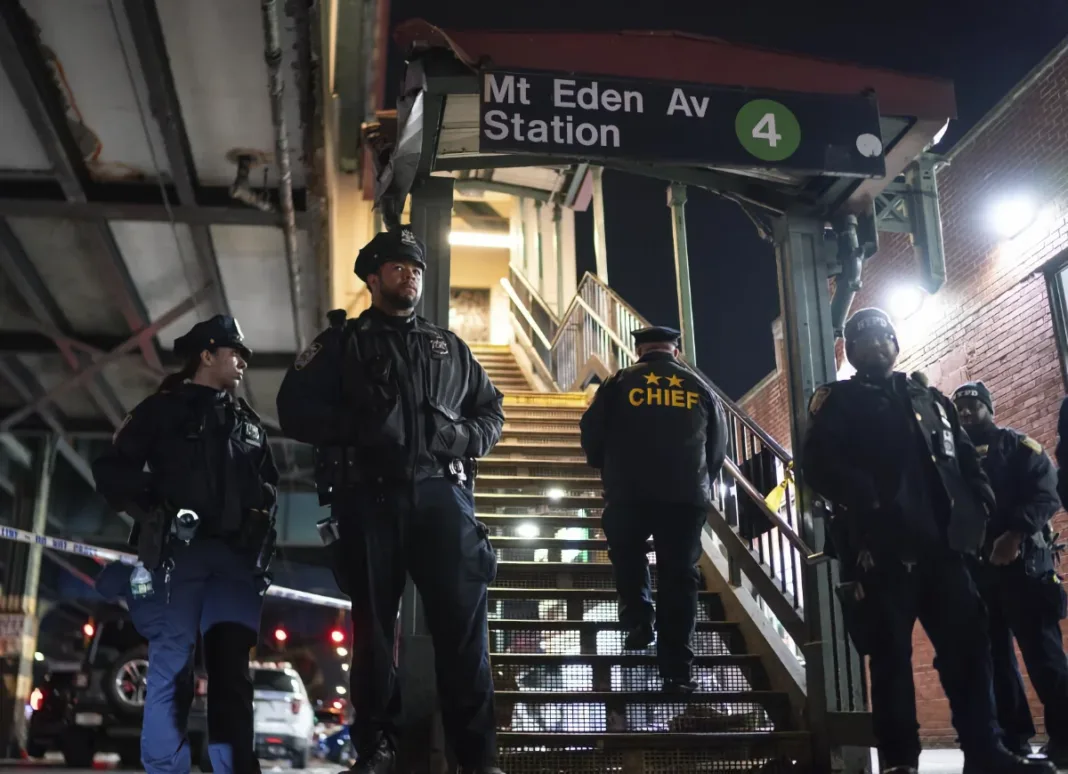 Tiroteo en estación del Metro del Bronx deja al menos una persona muerta y cinco heridas