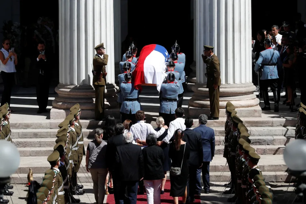 Emoción y respeto: el último adiós al ex presidente Piñera en Santiago - Foto: NA