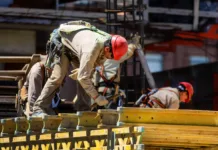 Por la crisis, caen permisos de construcción en Ushuaia y Río Grande La construcción en Argentina - Foto: NA