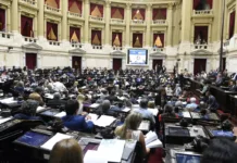 Inicia debate en la Cámara de Diputados sobre la nueva Ley de Bases La Ley ómnibus vuelve a comisión tras pedido del oficialismo