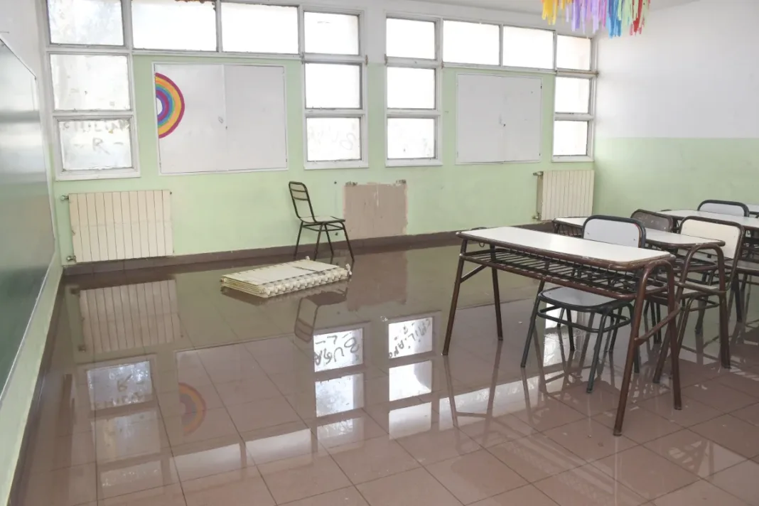 Robaron y causaron destrozos en una Escuela Primaria de Río Gallegos