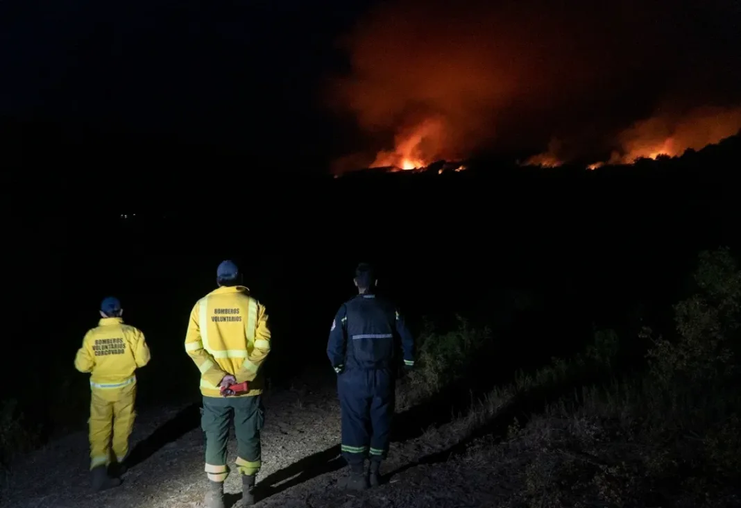 Más de 2.400 hectáreas ya consumió el fuego en Parque Nacional Los Alerces