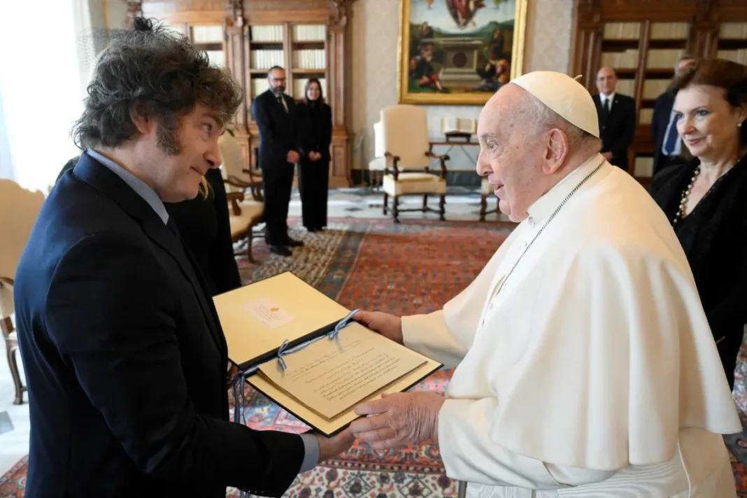 Encuentro histórico entre el presidente Milei y el Papa Francisco en el Vaticano - Foto: NA