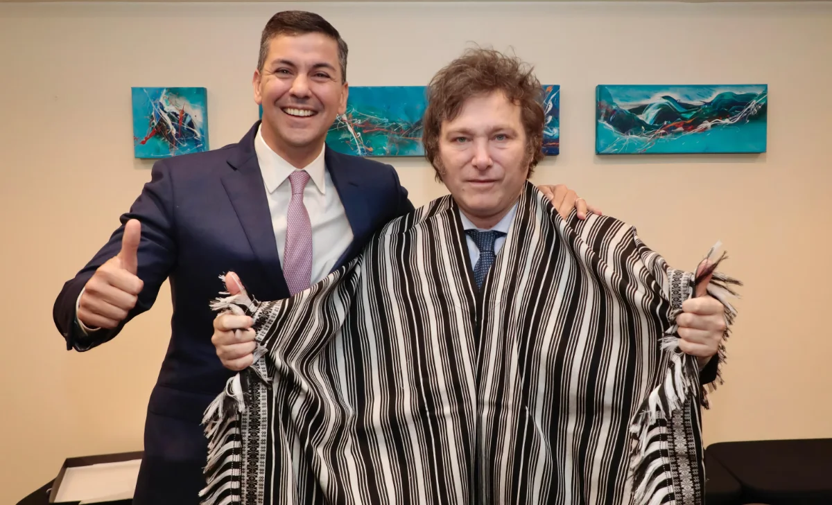 El presidente de Paraguay, Santiago Peña, junto a Javier Milei - Foto: NA El presidente de Paraguay, Santiago Peña, junto a Javier Milei - Foto: NA