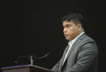 El gobernador Claudio Vidal en su discurso de apertura de las sesiones de la Cámara de Diputados de Santa Cruz - Foto: OPI Santa Cruz/Francisco Muñoz