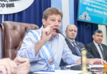 Gobernador Melella crítico con la extracción de petróleo en Malvinas El gobernador de Tierra del Fuego, Gustavo Melella
