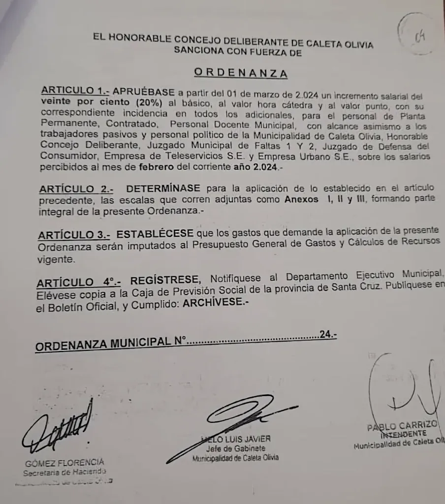 Pablo Carrizo, intendente de Caleta Olivia en acuerdo con Fernando Cotillo convalidó un aumento del 122% a cargos políticos y electivos del municipio