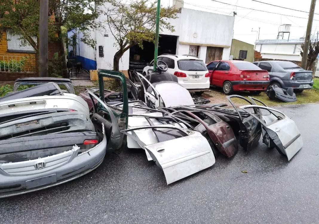 Desarticulan banda criminal dedicada al robo de autos y venta de autopartes en La Plata