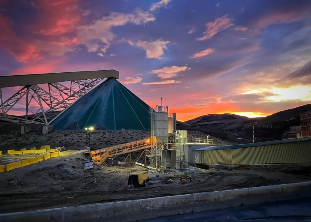 Piden a empresa Newmont retomar la actividad