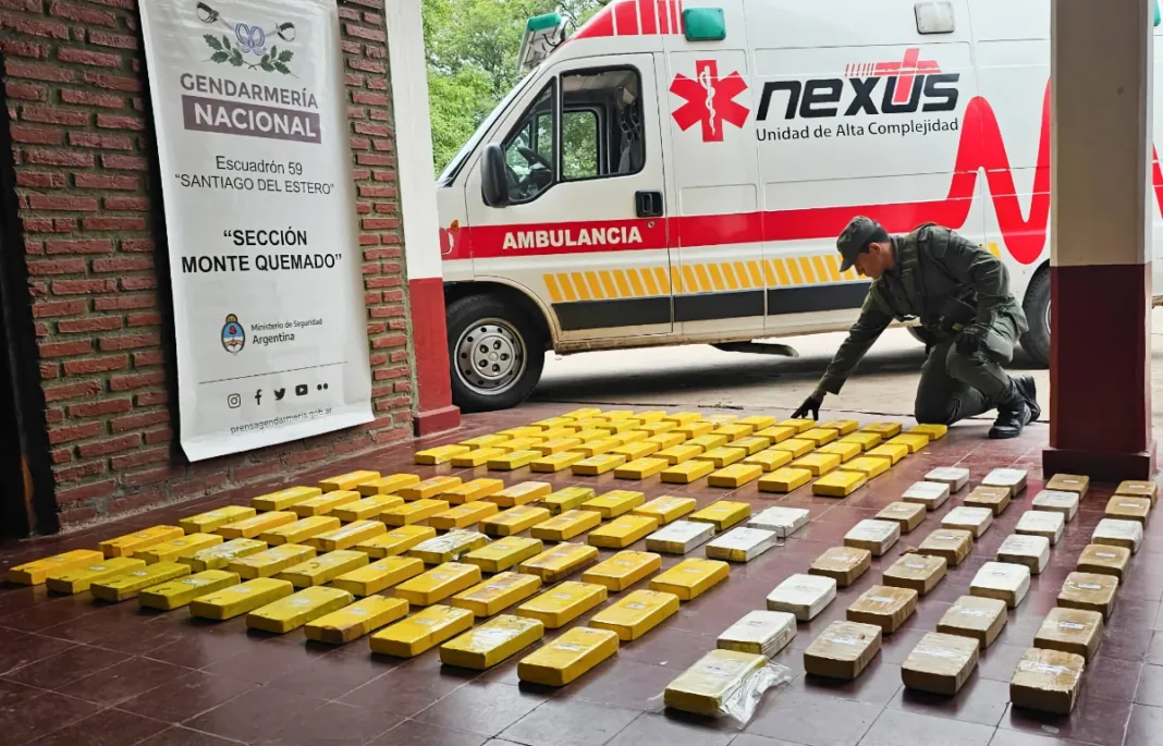 Incautan 134 kilos de marihuana en ambulancia camuflada en Santiago del Estero - Foto: NA