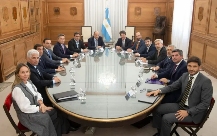 Gobernadores de Juntos por el Cambio se reúnen con funcionarios del Gobierno Nacional - Foto: NA