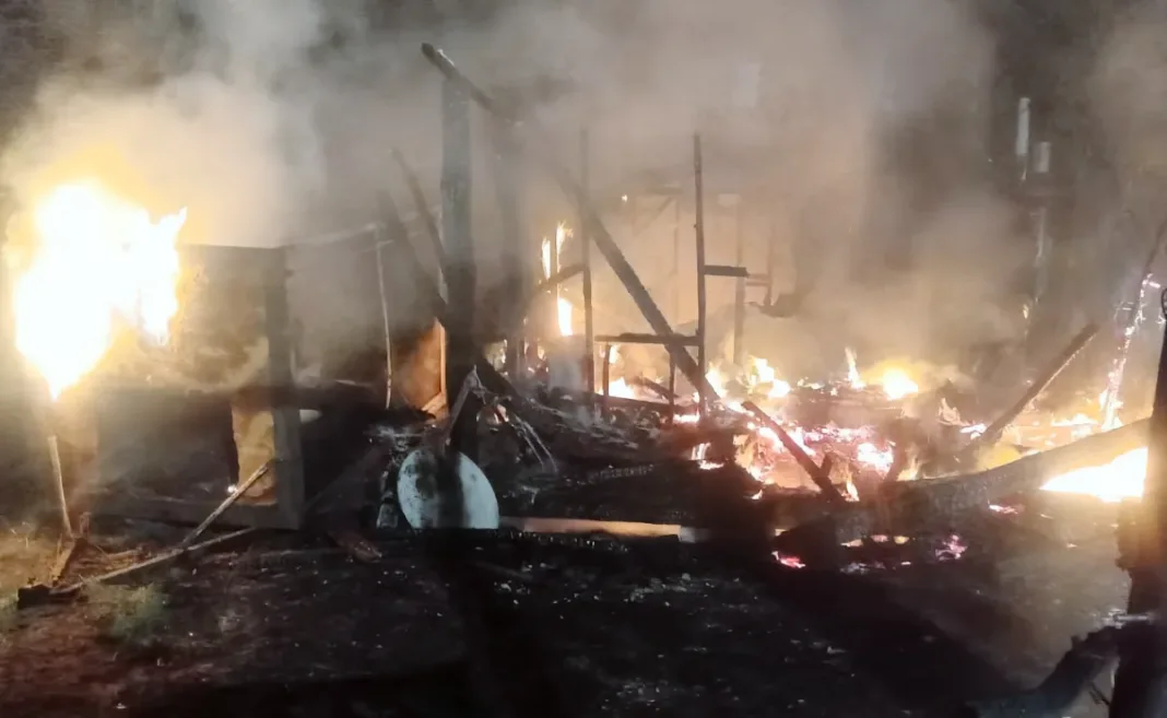 Dos personas heridas en un incendio de una vivienda en Esquel