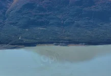 Derrame de hidrocarburos y aceites frente al Glaciar Perito Moreno. No hubo controles, no se activó ningún protocolo y la empresa responsable, siguió navegando Derrame de hidrocarburos y aceites frente al Glaciar Perito Moreno - Foto: OPI Santa Cruz