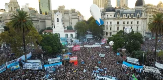 Milei califica la marcha en defensa de las universidades públicas como un "día glorioso para el principio de revelación" - Foto: NA