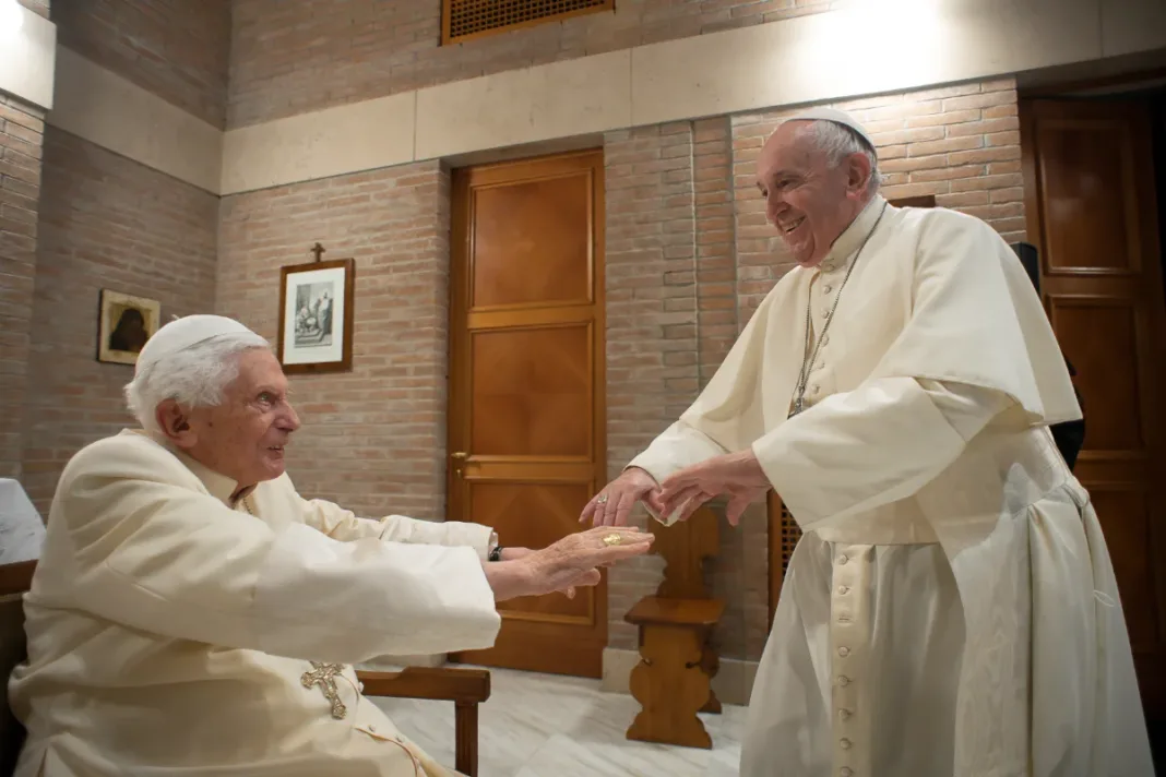 El papa Francisco revela apoyo de Benedicto XVI a favor de las uniones civiles para parejas del mismo sexo - Foto: NA