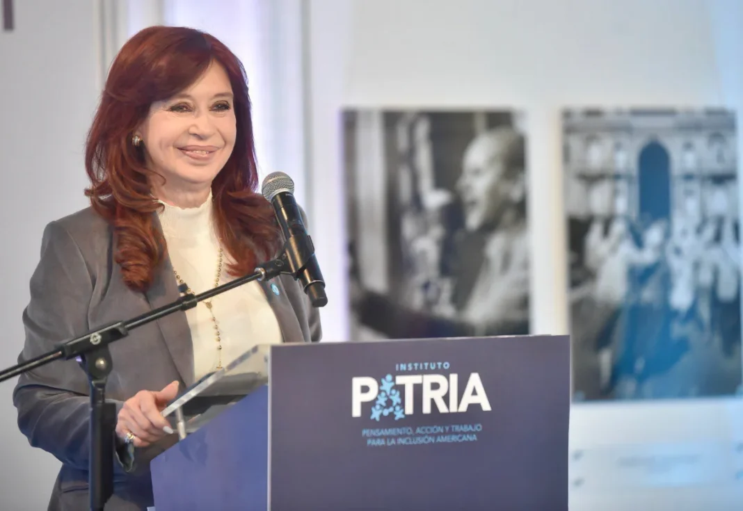 Cristina Kirchner inauguró el Salón de las Mujeres del Bicentenario y criticó la Ley Bases - Foto: NA