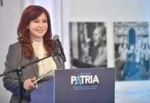 Cristina Kirchner criticó la gestión del Ministerio de Capital Humano Cristina Kirchner inauguró el Salón de las Mujeres del Bicentenario y criticó la Ley Bases - Foto: NA