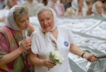 Falleció Nora Cortiñas, referente de Madres de Plaza de Mayo línea fundadora Falleció Nora Cortiñas, referente de Madres de Plaza de Mayo línea fundadora - Foto: NA