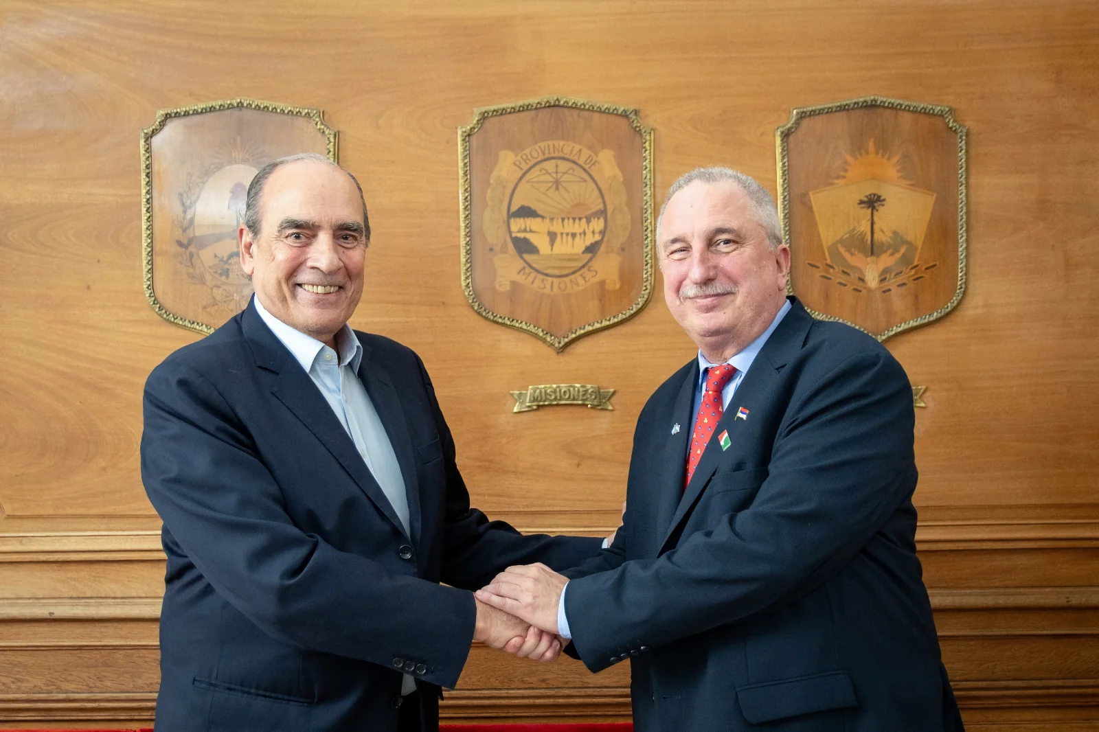Guillermo Francos, avanza en acuerdos de obras con gobernadores de Misiones y Santa Cruz - Foto: NA Guillermo Francos, avanza en acuerdos de obras con gobernadores de Misiones y Santa Cruz - Foto: NA