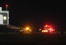 Avión de carga Fairchild Metroliner III se despistó en el aeropuerto de Río Gallegos. La pista está habilitada al tránsito aéreo, pero el turbohélice estará allí hasta mañana El turbohélice LV-VDj que despistó en el aeropuerto de Río Gallegos - Foto: OPI Santa Cruz/Francisco Muñoz