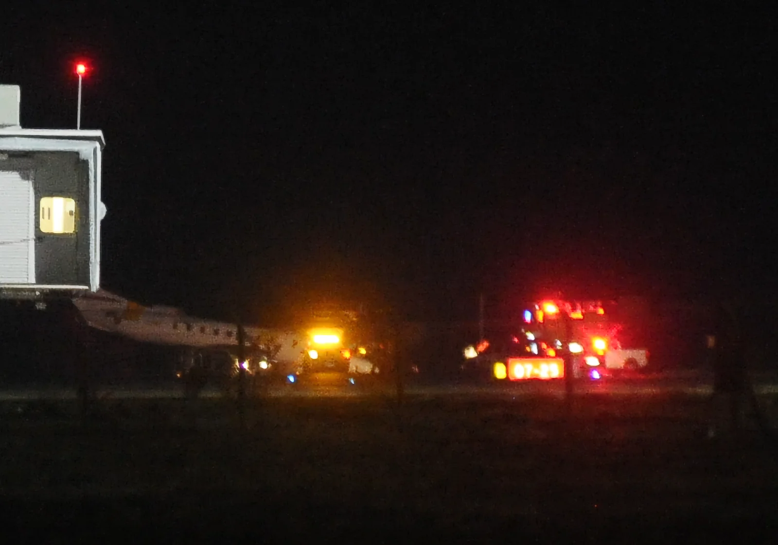 El turbohélice LV-VDj que despistó en el aeropuerto de Río Gallegos - Foto: OPI Santa Cruz/Francisco Muñoz El turbohélice LV-VDj que despistó en el aeropuerto de Río Gallegos - Foto: OPI Santa Cruz/Francisco Muñoz