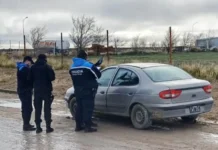 Robó un auto en marcha en Caleta Olivia y lo atraparon en Fitz Roy Robó un auto en marcha en Caleta Olivia y lo atraparon en Fitz Roy