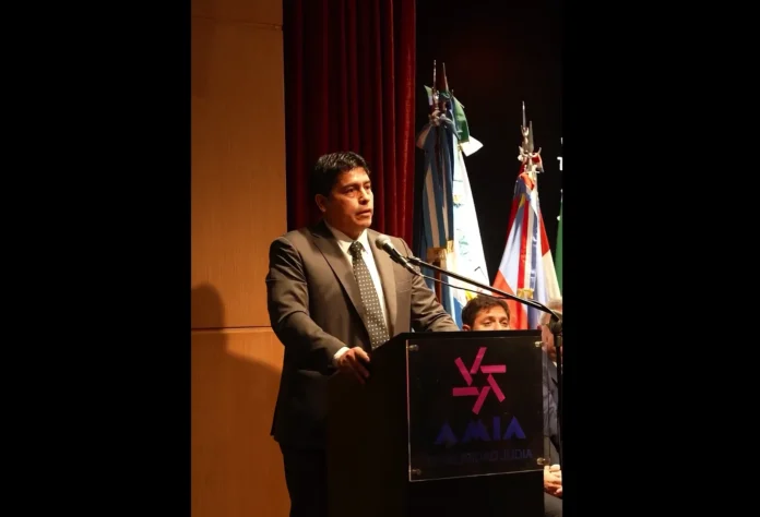 Pablo Grasso y  Claudio Vidal en la pavada, mientras Santa Cruz y la capital se encuentran en todo tipo de emergencias