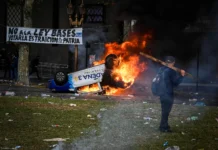 Tensión frente al Congreso: manifestantes y fuerzas federales se enfrentan durante el debate de la Ley de Bases Tensión frente al Congreso: manifestantes y fuerzas federales se enfrentan durante el debate de la Ley de Bases - Foto: NA