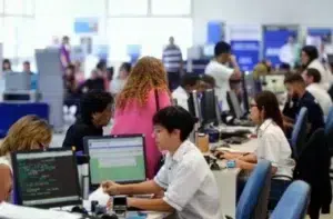 Empleados públicos en nuestro país - Empleados públicos en nuestro país -