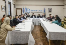 Gobierno y comerciantes se reunieron sobre proyecto de empresa estatal de alimentos Gobierno y comerciantes se reunieron sobre proyecto de empresa estatal de alimentos