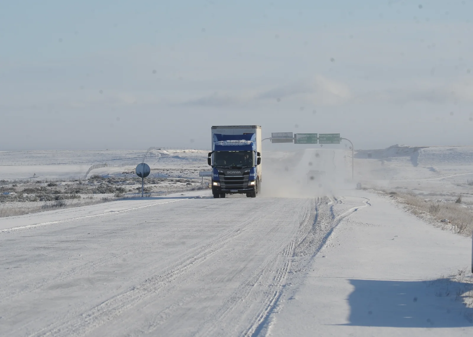 Temporal de nieve: desde las 22:00 nueva caravana asistidas en la ruta nacional 3 - Foto: OPI Santa Cruz/Francisco Muñoz Temporal de nieve: desde las 22:00 nueva caravana asistidas en la ruta nacional 3 - Foto: OPI Santa Cruz/Francisco Muñoz