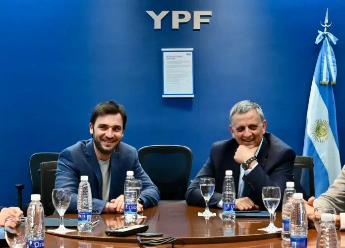 Grupo de abogados pide la impugnación formal del Acuerdo firmado entre la provincia de Chubut e YPF