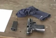 Ex policía detenido con un arma en acto de Javier Milei en San Juan Ex policía detenido con un arma en acto de Javier Milei en San Juan - Foto: NA