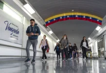 Venezuela suspende vuelos comerciales con Panamá y República Dominicana Venezuela suspende vuelos comerciales con Panamá y República Dominicana