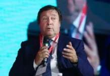 El gobernador de Río Negro niega influencia política en la elección de YPF para planta de GNL El gobernador de Río Negro Alberto Weretilneck - Foto: NA