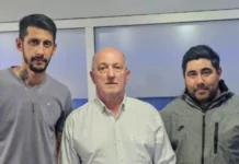 Un vecino de 28 de Noviembre, hizo un justo y serio cuestionamiento por la calidad del agua y el funcionario de SPSE no supo darle respuesta Juan Pablo "Juampi" Jorgon es el Gerente de Servicios Públicos Delegación 28 de noviembre, a la derecha Hugo Gordillo Sub Gerente de Servicios Públicos - Foto: