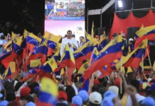 EE.UU. ofrece amnistía a Maduro y funcionarios a cambio de reconocer la derrota en las elecciones Nicolás Maduro, reaccionando durante una concentración en el Palacio de Miraflores, en Caracas, Venezuela - Foto: NA